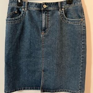 French Cuff women’s size 8. Classic Blue Denim Skirt with front opening